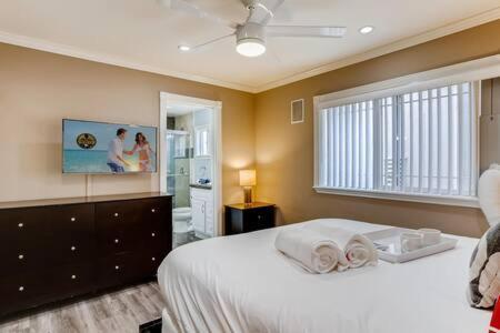 ニューポート・ビーチ Awesome 3Br 1 Block To Ocean Fast Wifi C1ヴィラ エクステリア 写真