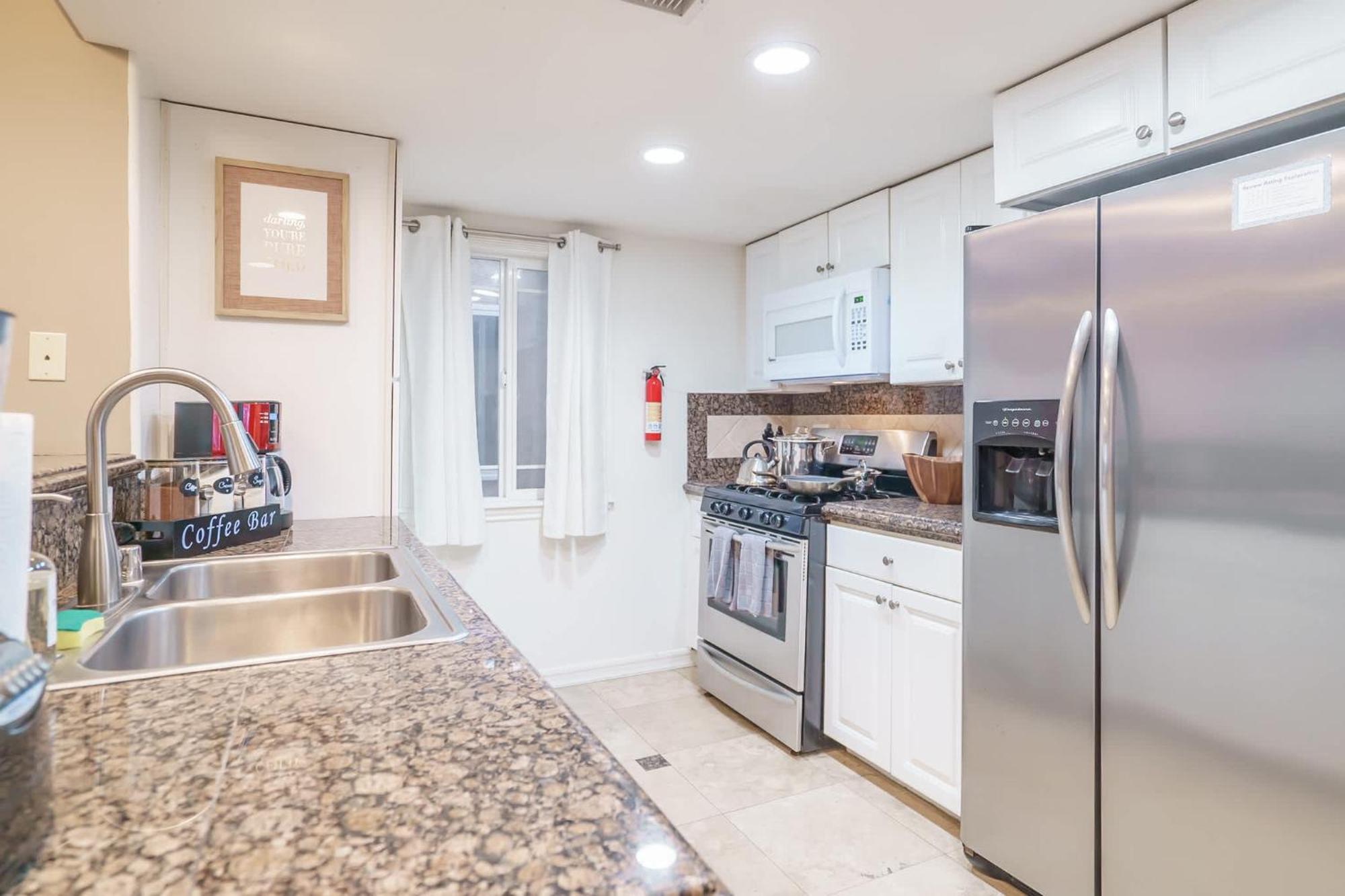 ニューポート・ビーチ Awesome 3Br 1 Block To Ocean Fast Wifi C1ヴィラ エクステリア 写真
