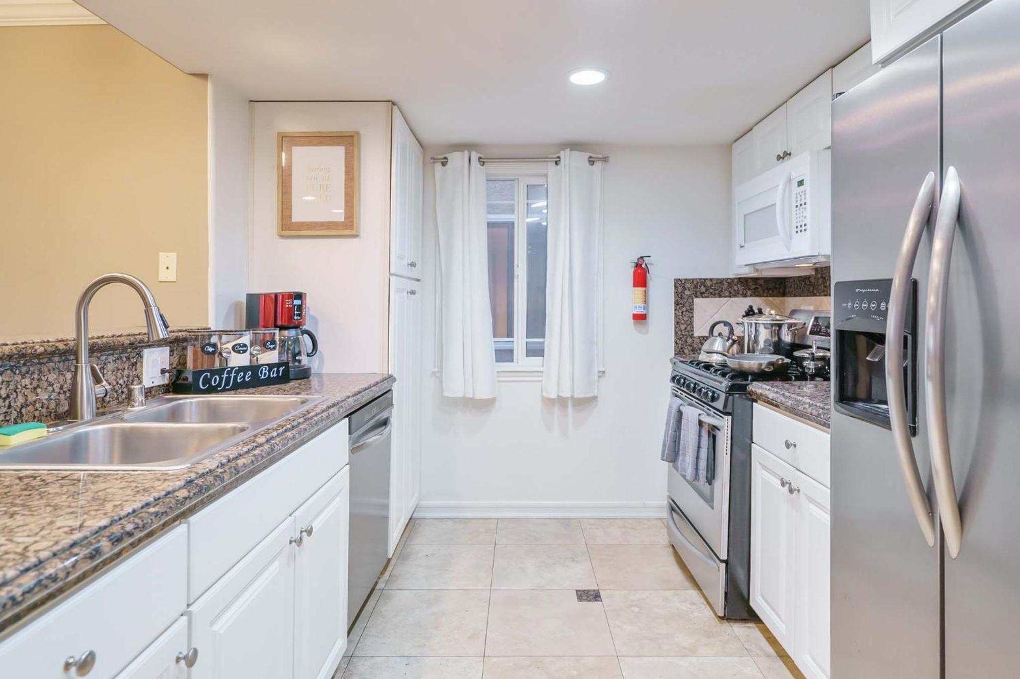 ニューポート・ビーチ Awesome 3Br 1 Block To Ocean Fast Wifi C1ヴィラ エクステリア 写真